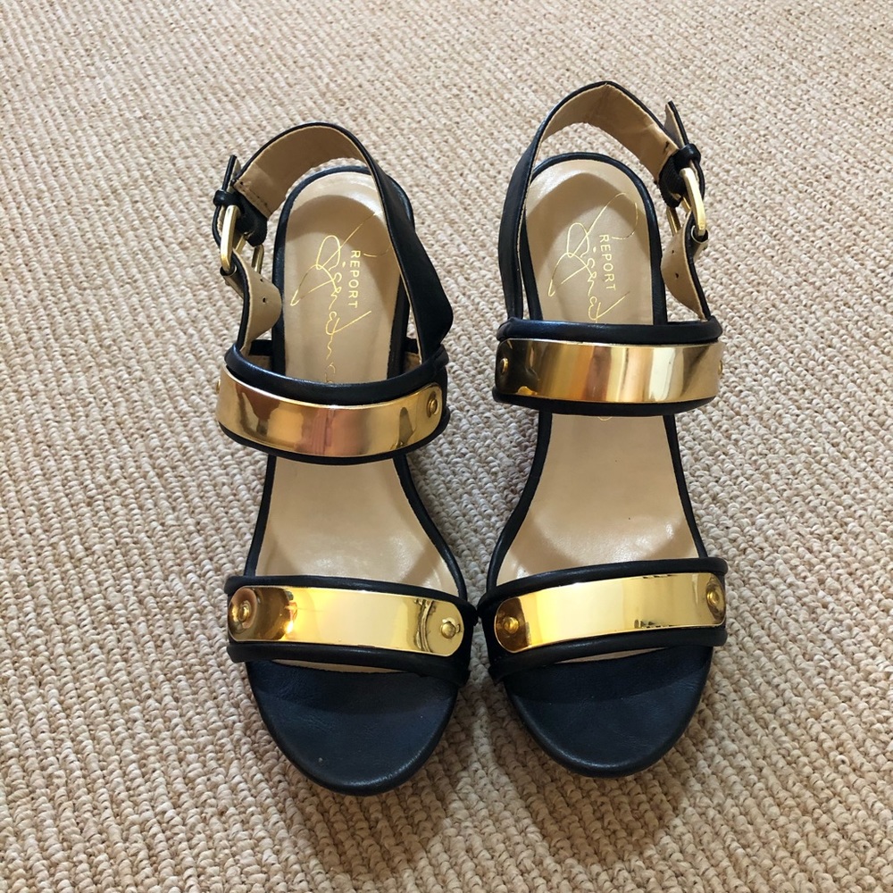 REPORT Size 7 Black & Gold Wedges